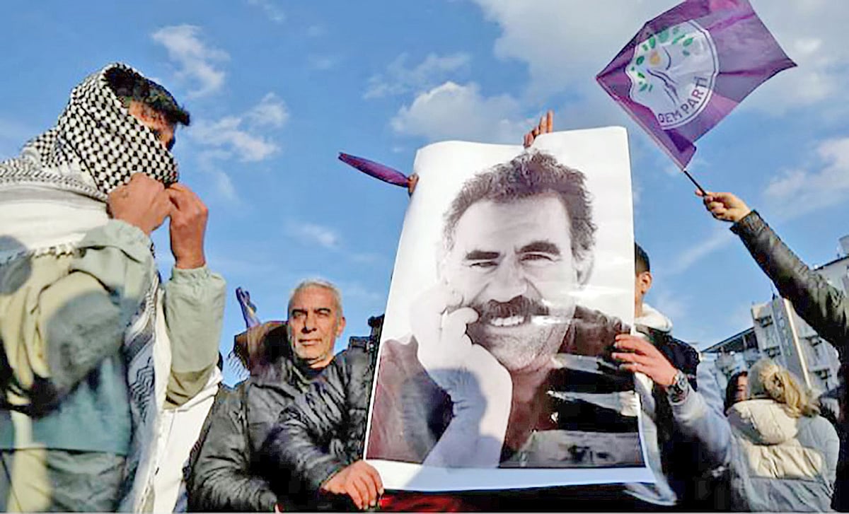 এরদোয়ানের গদি বাঁচাতেই কি পিকেকে ভাঙছে by সিনান উলগেন