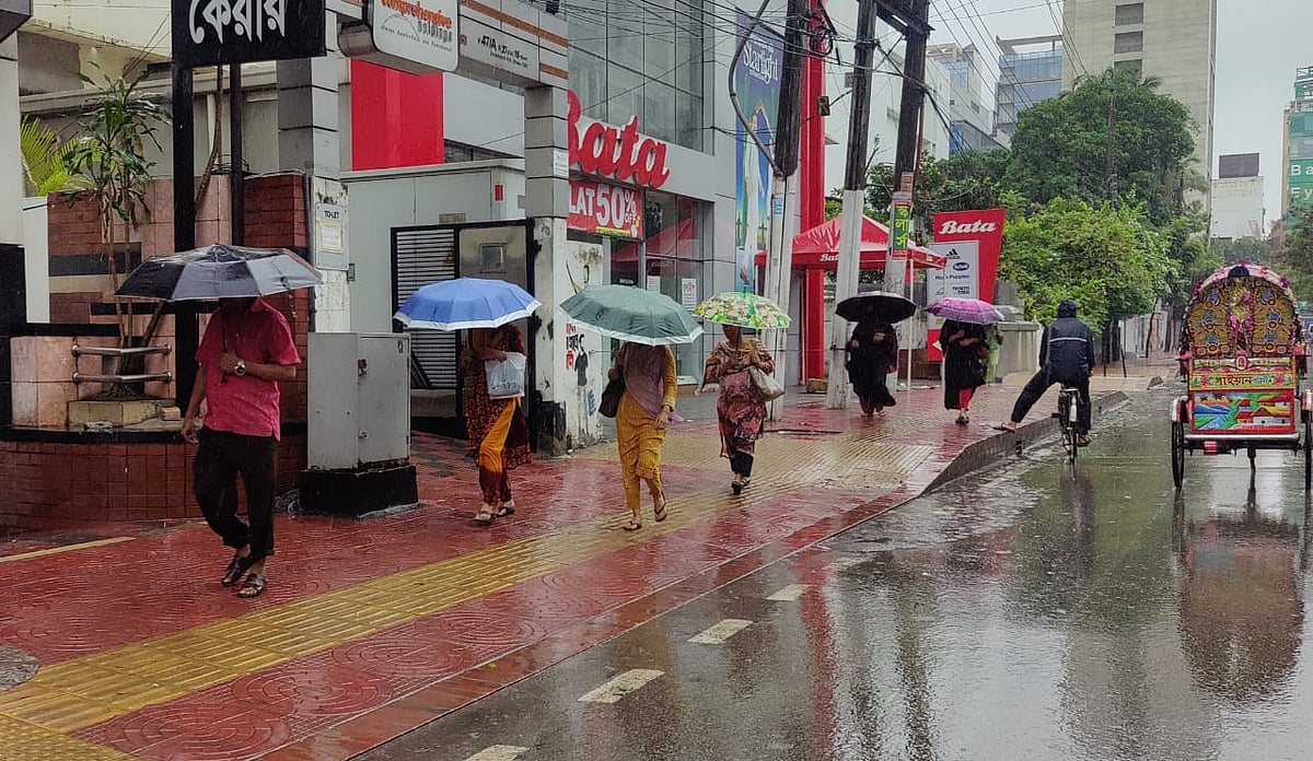 নিম্নচাপটি ‘গভীর নিম্নচাপে’ পরিণত হতে পারে, ৪ বন্দরে সতর্কবার্তা