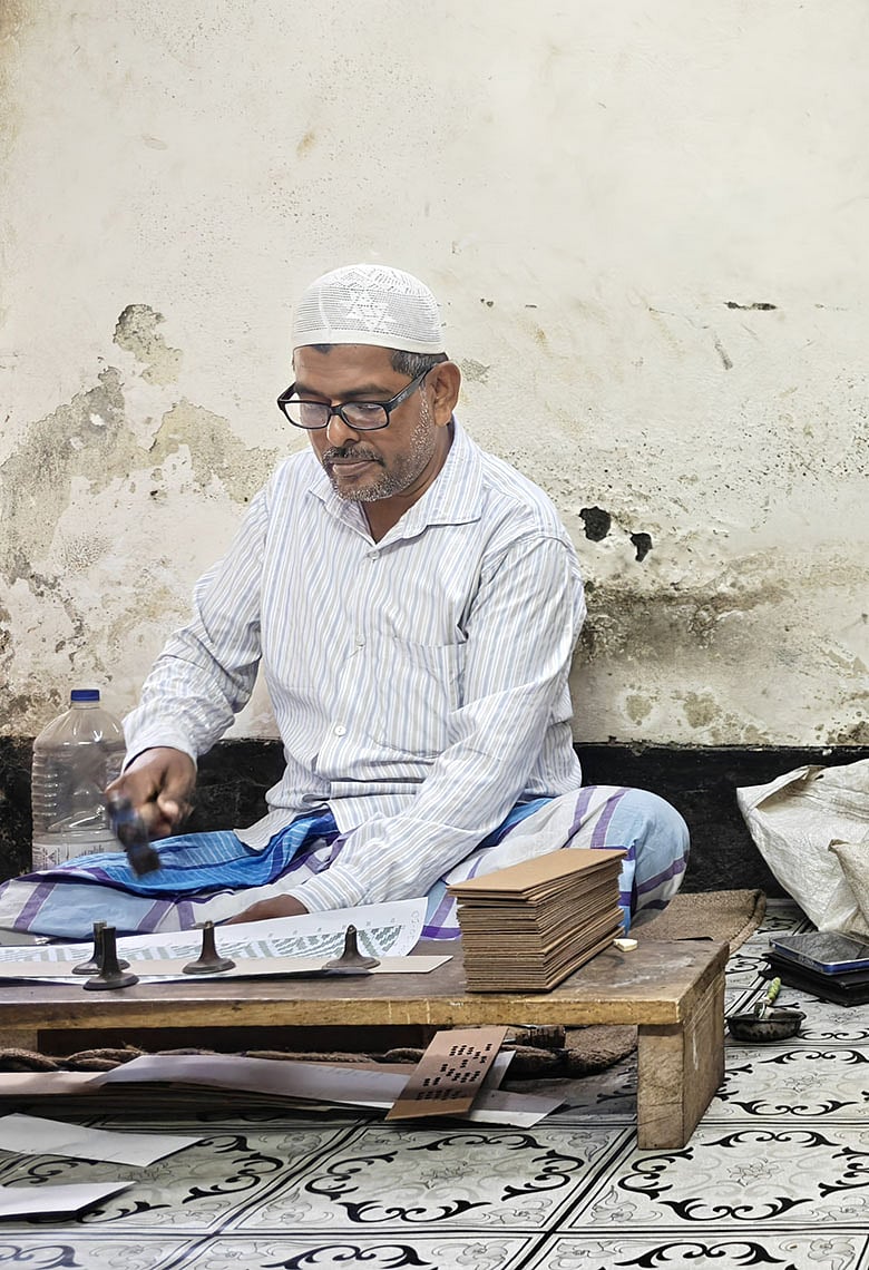 জিআই সনদ মিরপুরের বয়নশিল্পীদের মুখে হাসি ফোটাতে পারেনি