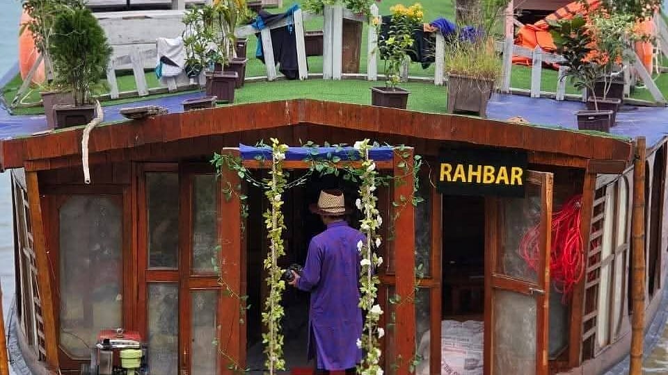 ছবি: বোটের মালিকের ফেসবুক থেকে নেওয়া