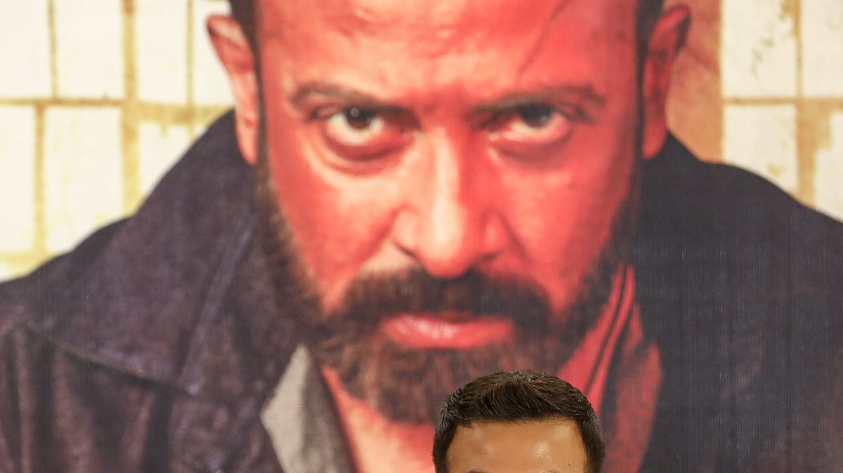 ‘তাণ্ডব’ সিনেমার সংবাদ সম্মেলনে শাকিব। ছবি: মীর হোসনে