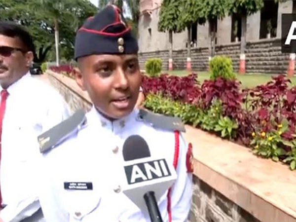 ভারতের নারীদের জন্য ‘অর্ধেক আকাশ’ খুলল মে মাসে by সৌম্য বন্দ্যোপাধ্যায়