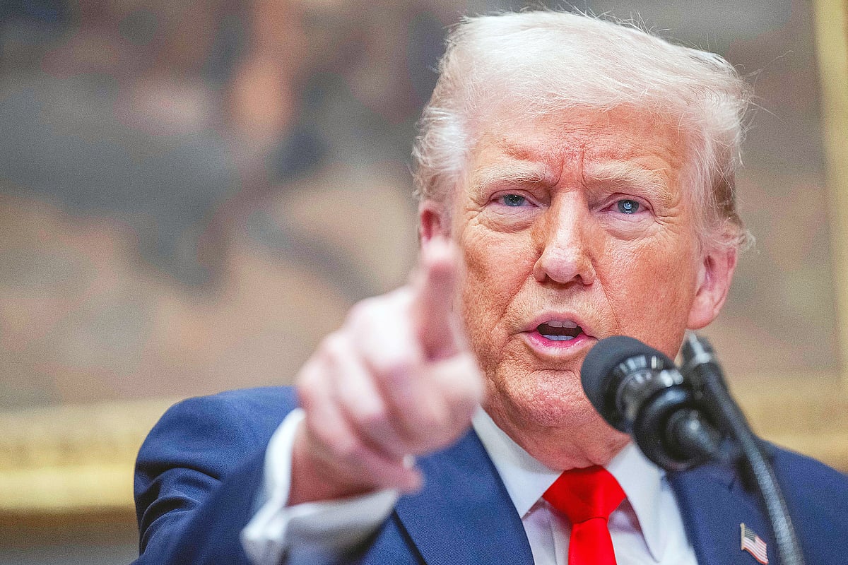 ইরানে ইসরায়েলের হামলা: ট্রাম্প কি পাগল হয়ে গেছেন by মার্কো কার্নেলস