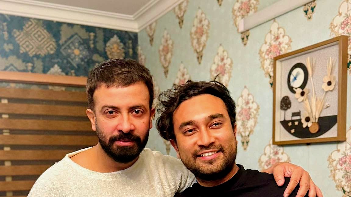 শাকিব খান ও জোভান। ছবি: জোভানের ফেসবুক থেকে