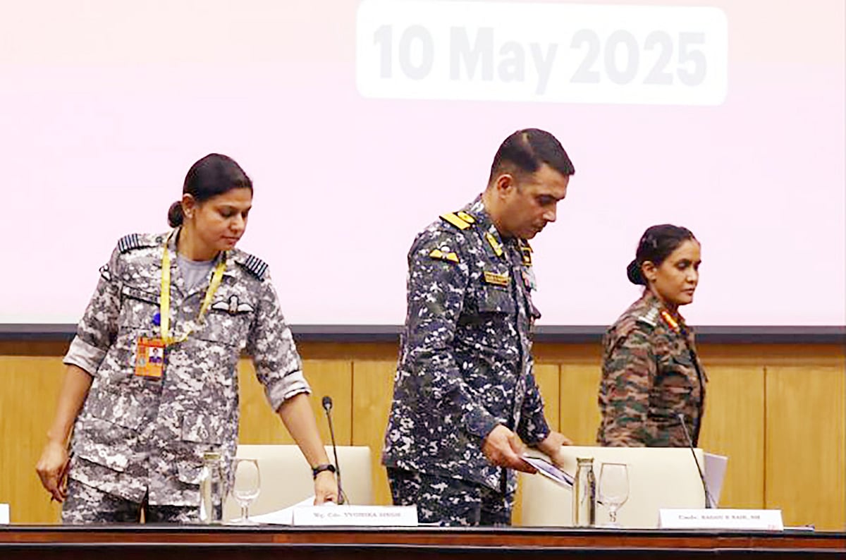 নারীবাদের ছদ্মবেশে ভারত যখন যুদ্ধ চালায় by অমৃতা দত্ত ও অরণি বসু