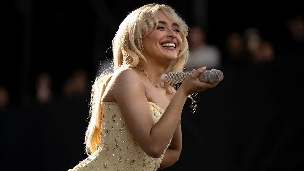 গানের কথায় যৌনতা, সমালোচনা পাত্তা দিতে চান না সাবরিনা