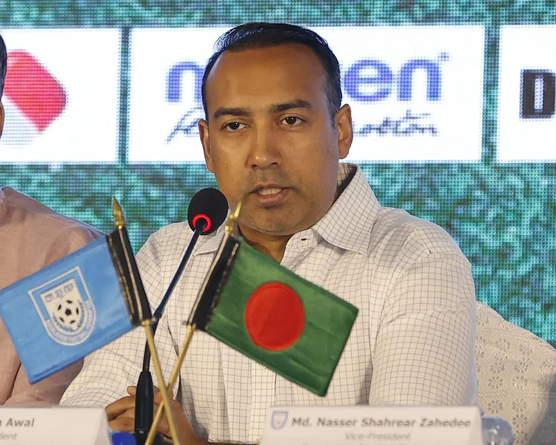 সংবাদ সম্মেলনে উপস্থিত ছিলেন বাফুফে সভাপতি তাবিথ আউয়াল