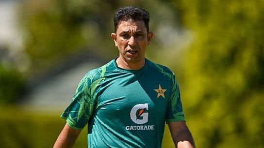 পাকিস্তানি হওয়ায় সিপিএলে কোচের চাকরি পাননি আজহার মেহমুদ