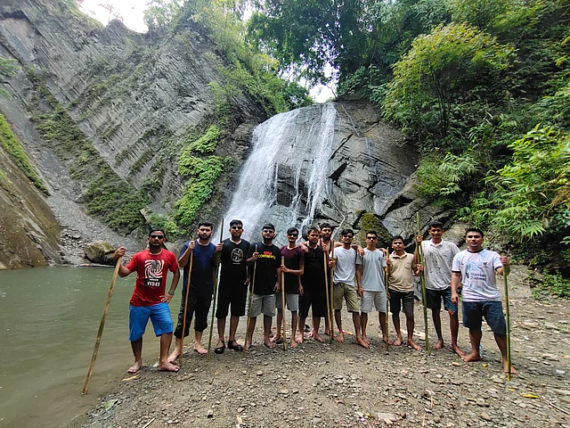 ঝরনায় আমরা