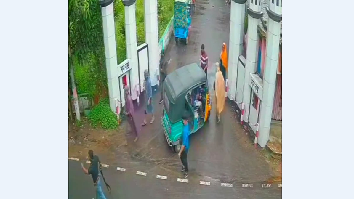 ছবি: সিসিটিভি ফুটেজ থেকে নেওয়া