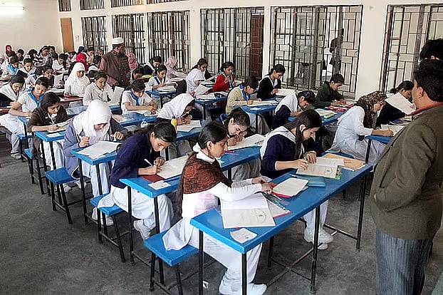 নীলগঞ্জের মানুষের জীবন ছিল সহজ–সরল