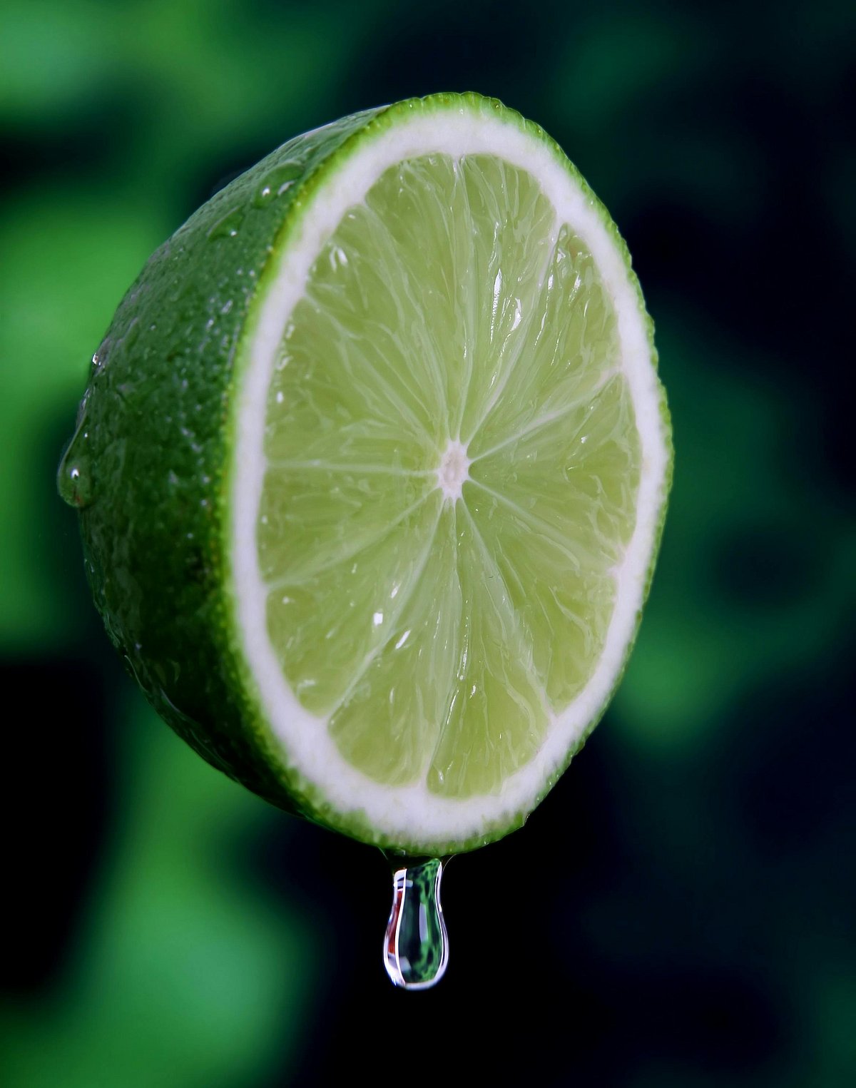 লেবু উপকারী হলেও এই ৬ খাবারে না মেশানোই ভালো