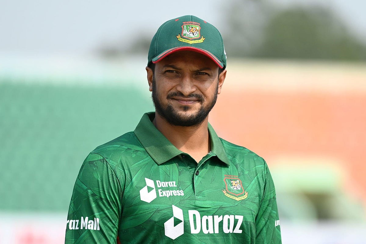 সাকিব নিজে জানেন তো, তিনি আবার দেশের হয়ে খেলবেন 