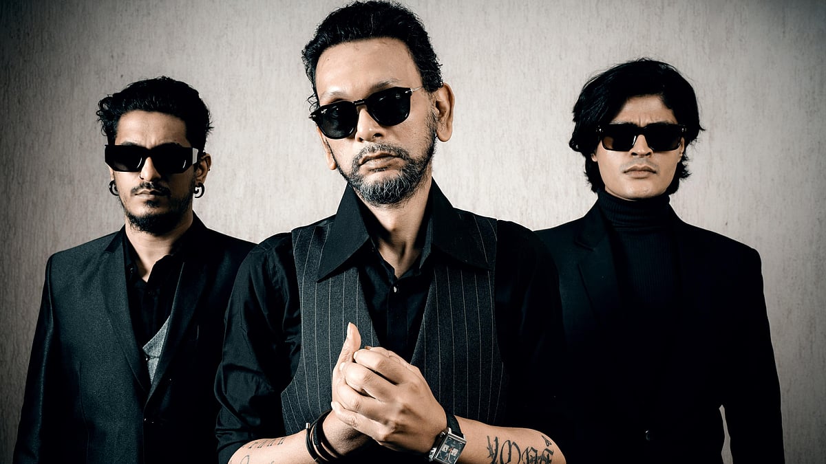 তিন বছর পর অর্থহীন