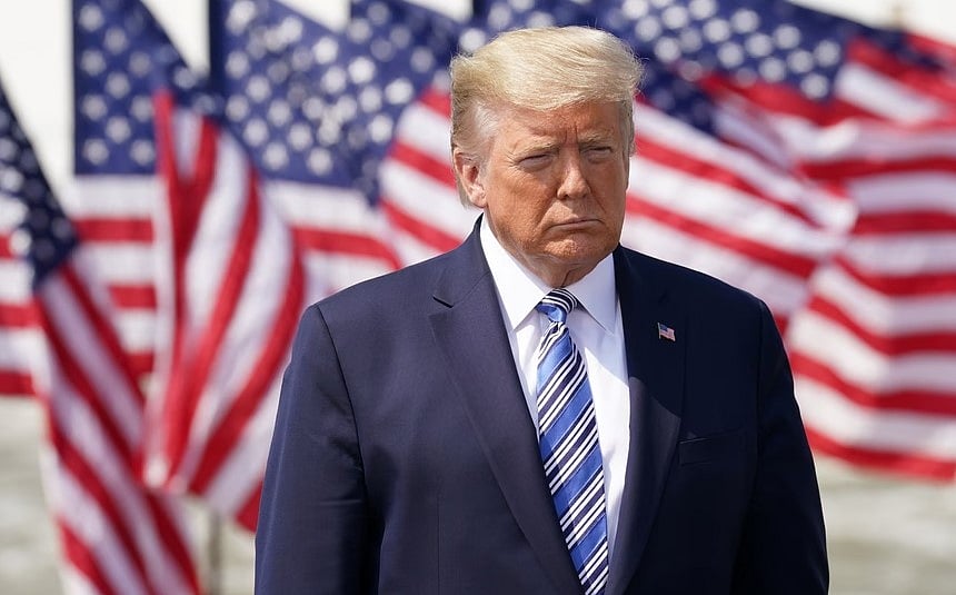 ট্রাম্পের আমেরিকা এখন এক বারুদের বাক্স by অ্যালেক্স হিনটন