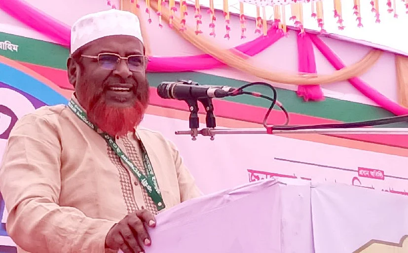 খুলনায় দায়িত্বশীল সমাবেশে প্রধান অতিথির বক্তব্য দেন মিয়া গোলাম পরওয়ার। মঙ্গলবার বিকেলে খানজাহান আলী থানা জামায়াতের কার্যালয় চত্বরেছবি: প্রথম আলো