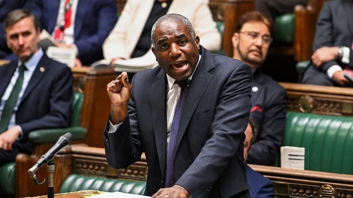 ইসরায়েলের বিরুদ্ধে পুরোদমে অস্ত্র নিষেধাজ্ঞার দাবি যুক্তরাজ্যের প্রায় ৬০ পার্লামেন্ট সদস্যের