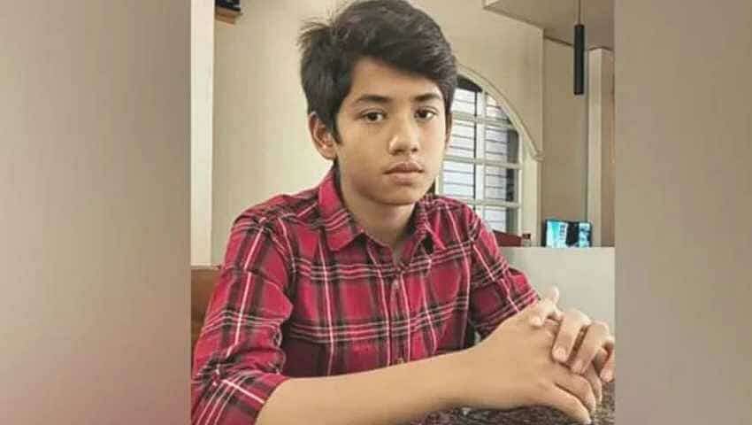 ফুটফুটে এই ছেলেটি দগ্ধ হয়েছিল মাইলস্টোন স্কুল অ্যান্ড কলেজে যুদ্ধবিমান বিধ্বস্তের ঘটনায়। আজ শনিবার সকালে জাতীয় বার্ন অ্যান্ড প্লাস্টিক সার্জারি ইনস্টিটিউটে সে মারা গেছে। তার নাম জারিফ ফারহান