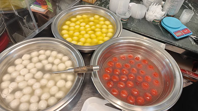 মিষ্টির স্বাদ সবচেয়ে বেশি থাকে গরম অবস্থায়