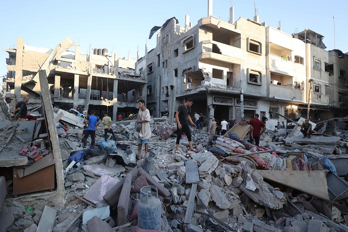 মহামারি, দুর্ভিক্ষ ও যুদ্ধ, সভ্যতার তিন শত্রুকে ঠেকাব কী করে by তুষার কান্তি চাকমা