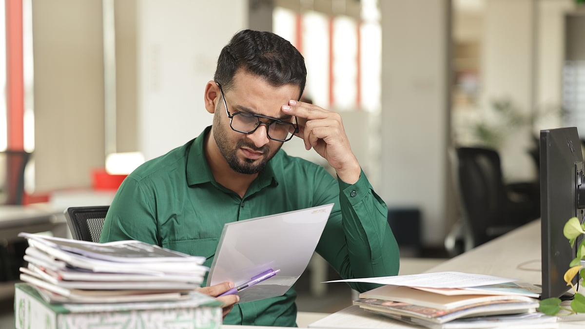 অফিস কাজ ক্লান্তি ছুটি