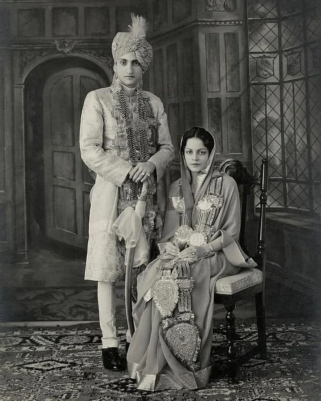 ইফতিখার আলী খান পতৌদি ও তাঁর স্ত্রী ভোপালের রাজকন্যা সাজিদা সুলতান