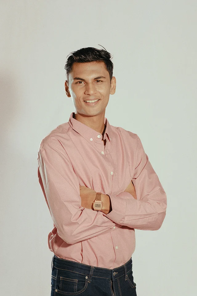 আমাদের রস, জারিফের লুককে বলা যায় ক্ল্যাসিক একাডেমিক লুক