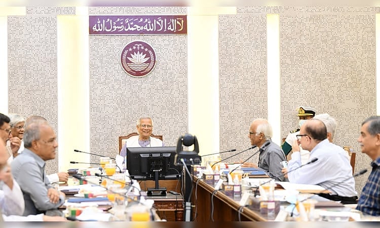 অন্তর্বর্তী সরকারের প্রধান উপদেষ্টা অধ্যাপক মুহাম্মদ ইউনূস আজ বৃহস্পতিবার সচিবালয়ে উপদেষ্টা পরিষদের সভায় যোগ দেন