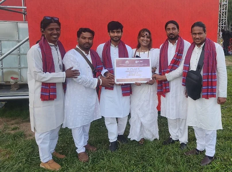 কিরগিজস্তানে আয়োজিত ফোক মিউজিক ফেস্টিভ্যাল ‘রুখ সানাত’–এ দ্বিতীয় স্থান অর্জন করেছেন সংগীতশিল্পী সুচনা শেলীছবি: শিল্পীর সৌজন্যে