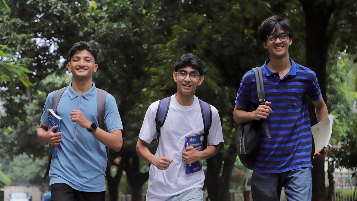 মডেল: স্বপ্নীল, আবরার ও নাইল। ছবি: অগ্নিলা আহমেদ