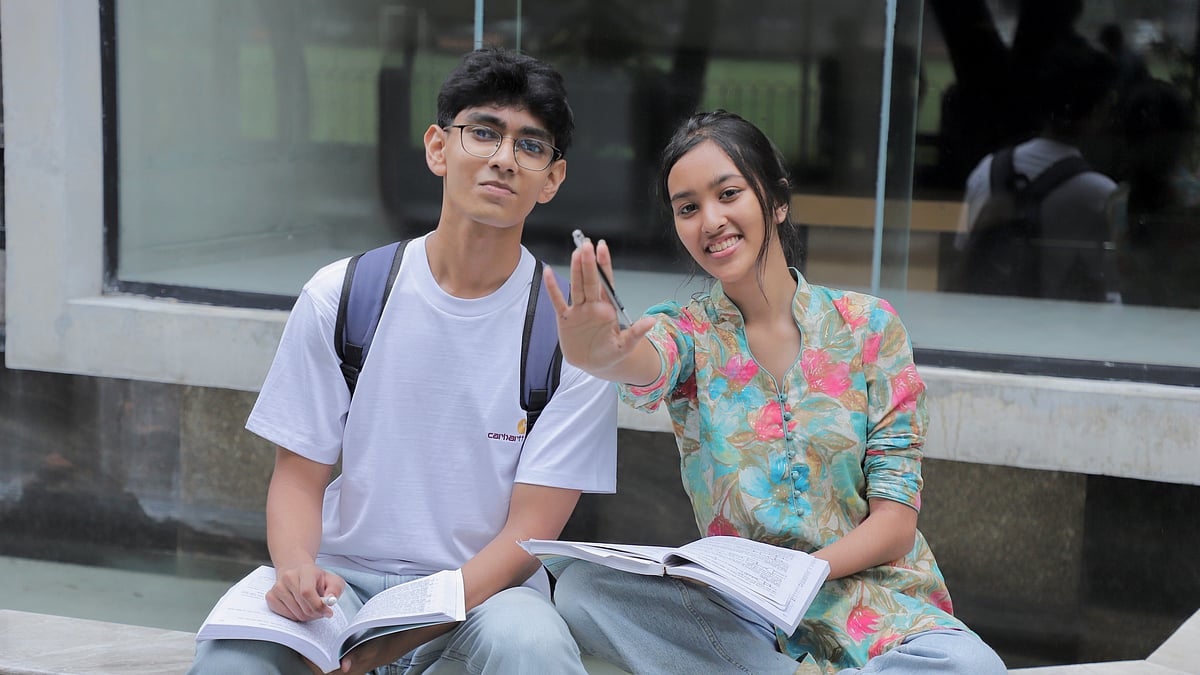 মডেল: আবরার ও শাহিরাহ। ছবি: অগ্নিলা আহমেদ