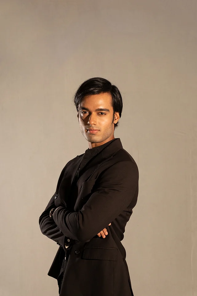 জোয়ির পোশাক শুধু স্টাইলের প্রতীক নয়, বরং ফ্রেন্ডস-এ তাঁর চরিত্রের বৈশিষ্ট্যও ফুটিয়ে তুলেছিল