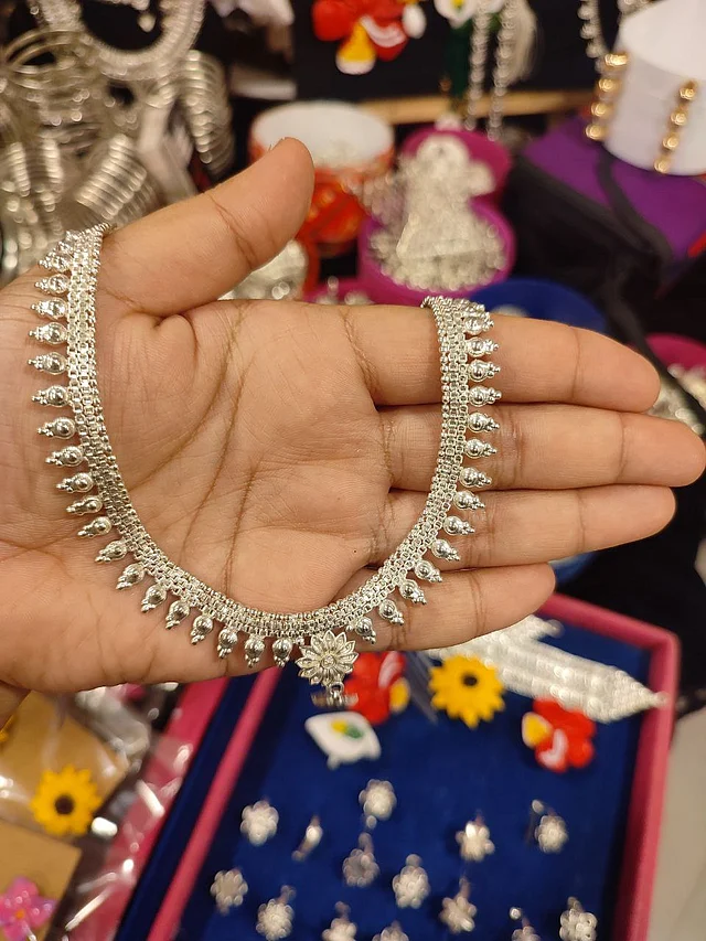 আদিবাসীদের ট্র্যাডিশনাল গয়নায় আছে ফিউশনের ছোঁয়া