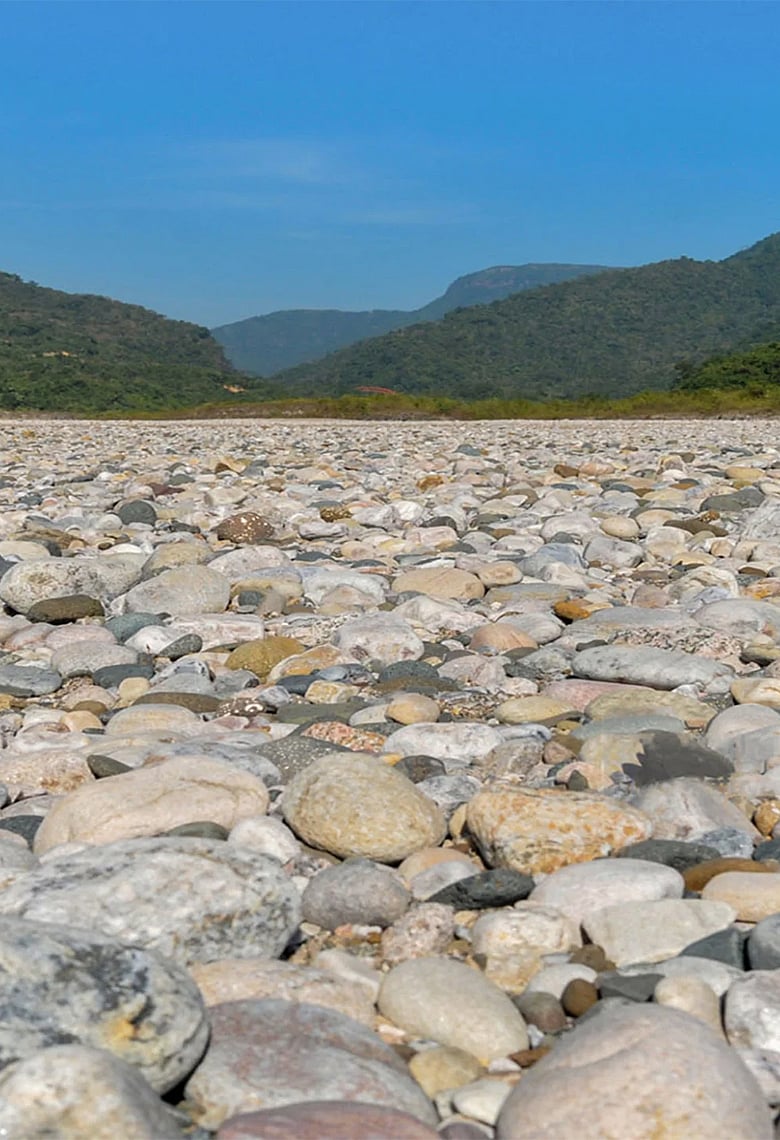 সাদাপাথর লুট হচ্ছে কেন? আসলে কী কাজে লাগে পাথর