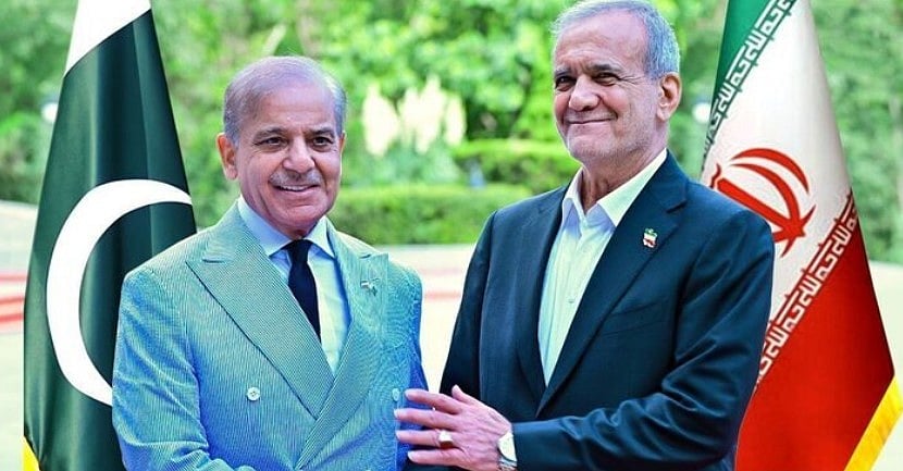 ইরান-পাকিস্তান সম্পর্কের এই হঠাৎ-ঘনিষ্ঠতা কেন by জুনায়েদ এস. আহমদ