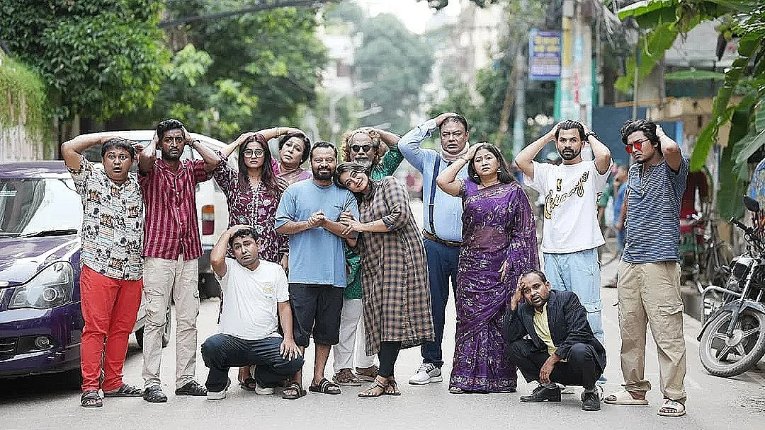 ধারাবাহিকটি প্রতি সপ্তাহে মঙ্গল, বুধ ও বৃহস্পতিবার রাত ৯টা ২০ মিনিটে প্রচারিত হবেছবি: বৈশাখী টিভির সৌজন্যে