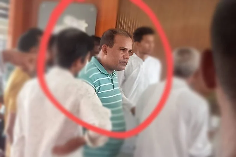 ইউএনও কার্যালয়ে গিয়ে যুবদল নেতা হুমকি দিয়েছেন—এমন অভিযোগ উঠেছেছবি: ভিডিও থেকে