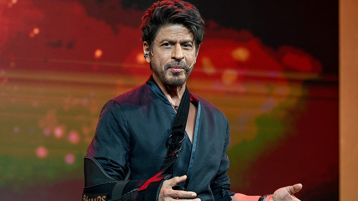 বাবা-মায়ের মৃত্যু বদলে দিয়েছে শাহরুখের সবকিছু