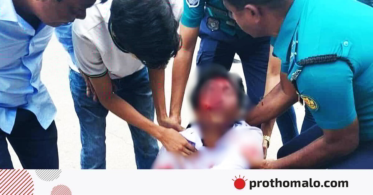 ঢাকা কলেজ ও সিটি কলেজের শিক্ষার্থীদের মধ্যে ধাওয়া-পাল্টা ধাওয়া...