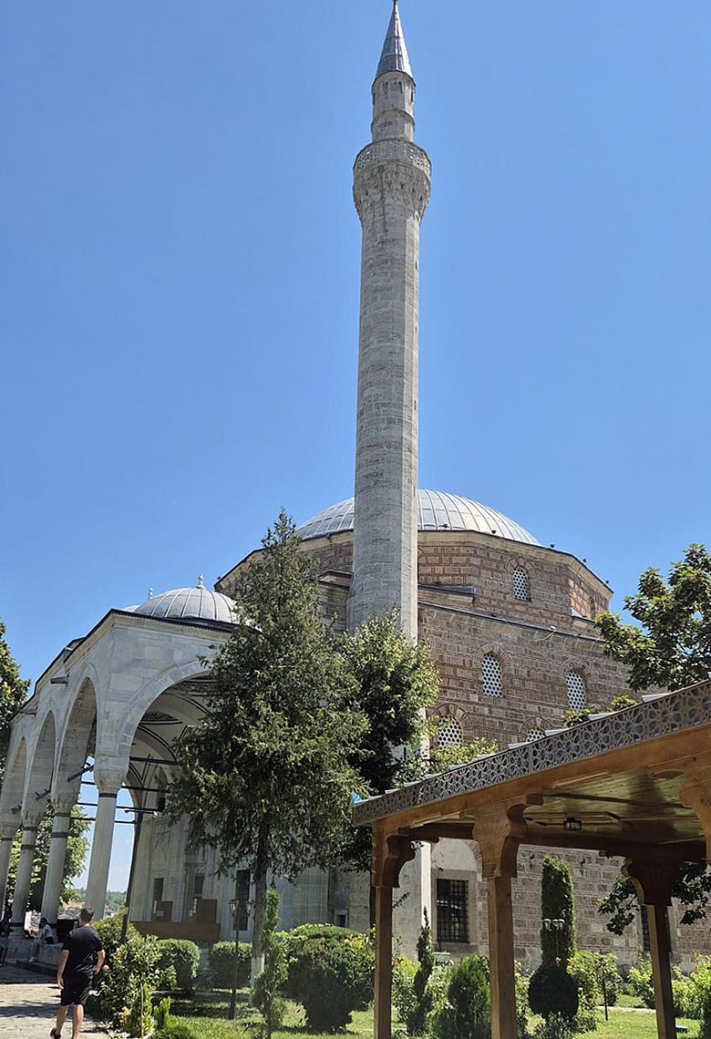 নর্থ মেসিডোনিয়ার স্কপিয়ে: অতীত ও আধুনিকতার মোহনীয় সংমিশ্রণ