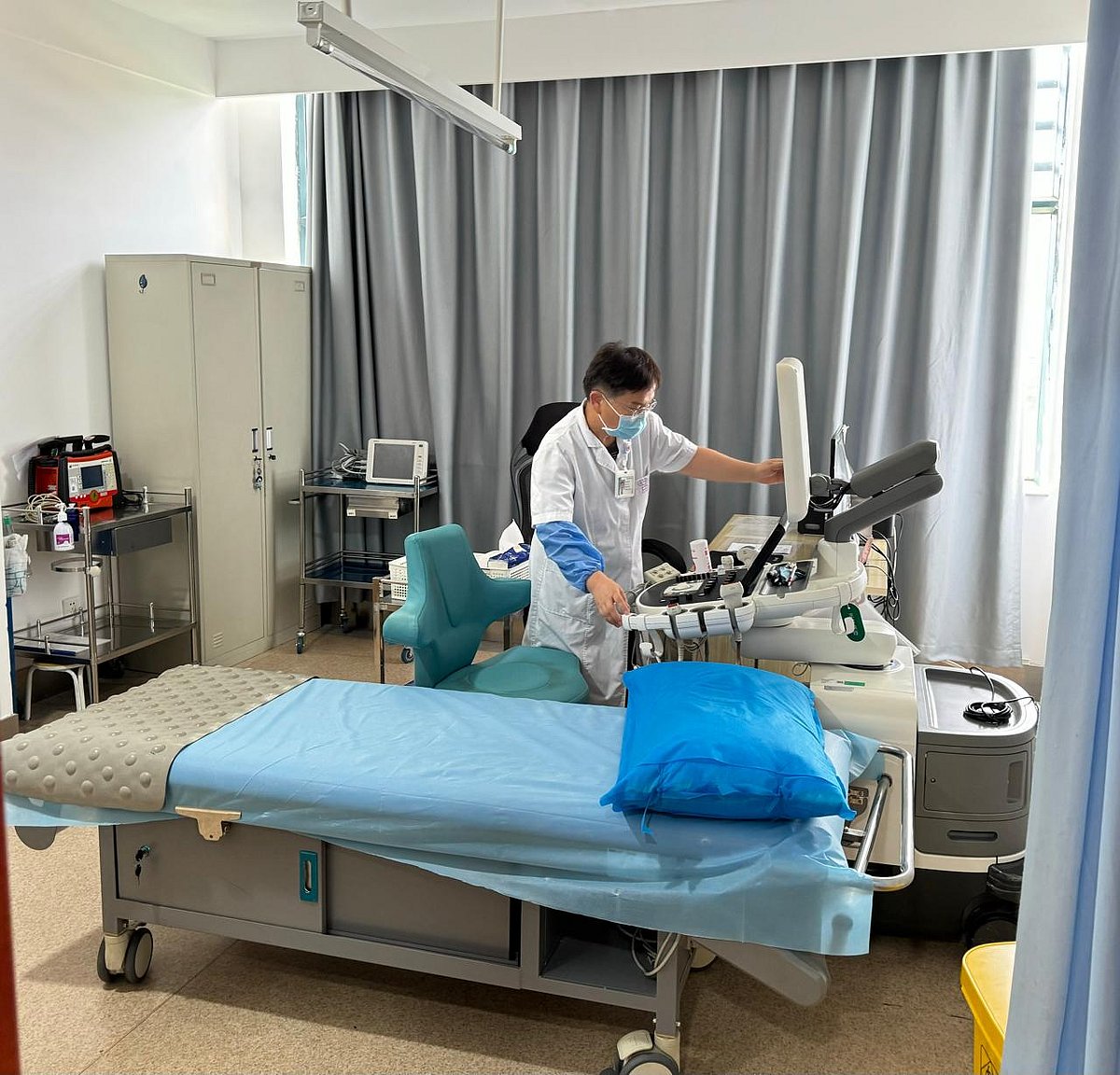 চীনের ইউনান প্রদেশের রাজধানী কুনমিংয়ে টোংরেন হাসপাতালে তোলা, ৮ আগস্ট 