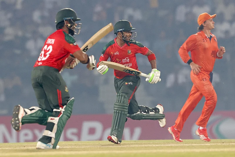 পারভেজ–তানজিদের উদ্বোধনী জুটিতে এসেছে ২৬ রান
