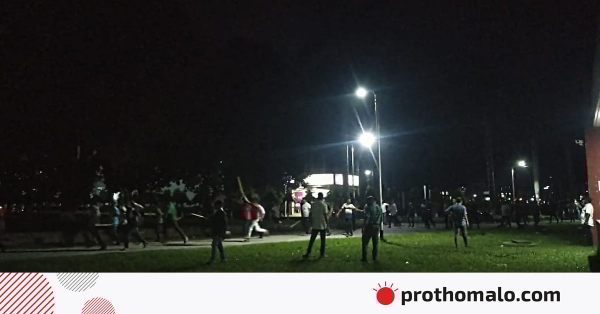 আন্দোলনরত শিক্ষার্থীদের ওপর হামলা, ৭ ঘণ্টা পর মুক্ত অবরুদ্ধ শিক্ষকেরা