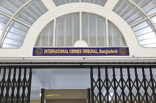 আওয়ামী লীগ নেতা হানিফসহ ৪ জনের বিরুদ্ধে আনুষ্ঠানিক অভিযোগ দাখিল