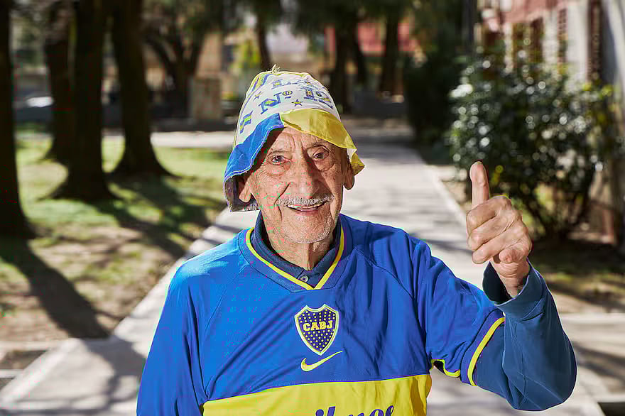 আর্জেন্টিনার ১০০ বছরের এক ‘বোকা’ ভক্তের গল্প 