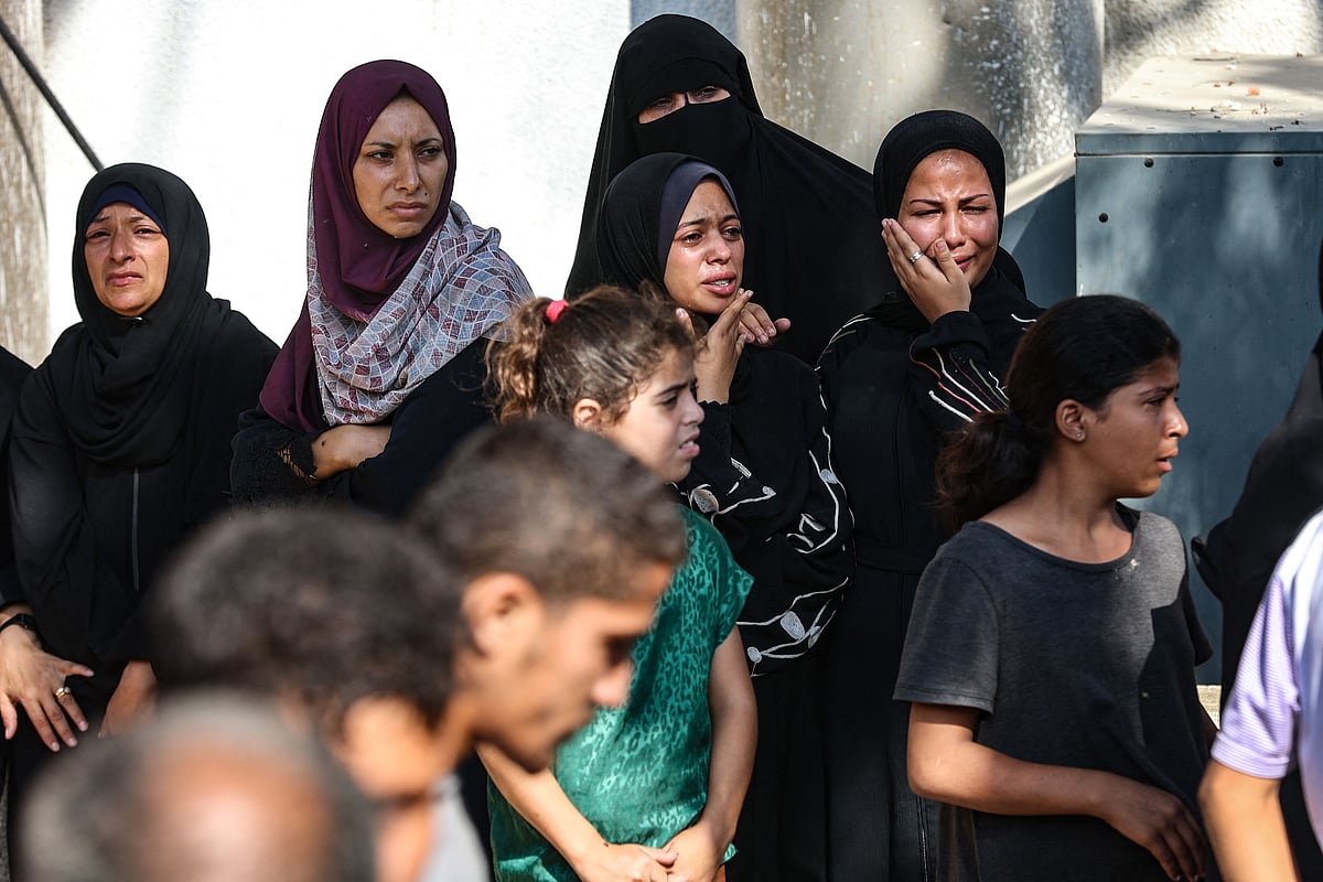 ইসরায়েলের হামলা ও হুমকির মুখে গাজা নগরী ছাড়ছেন ফিলিস্তিনিরা