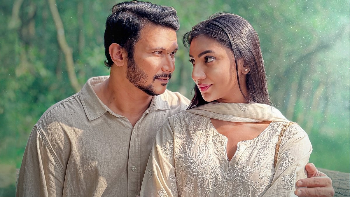 ফিকশনটির কেন্দ্রীয় চরিত্রে আছেন সুনেরাহ বিনতে কামাল ও এফ এস নাঈমচরকির সৌজন্যে