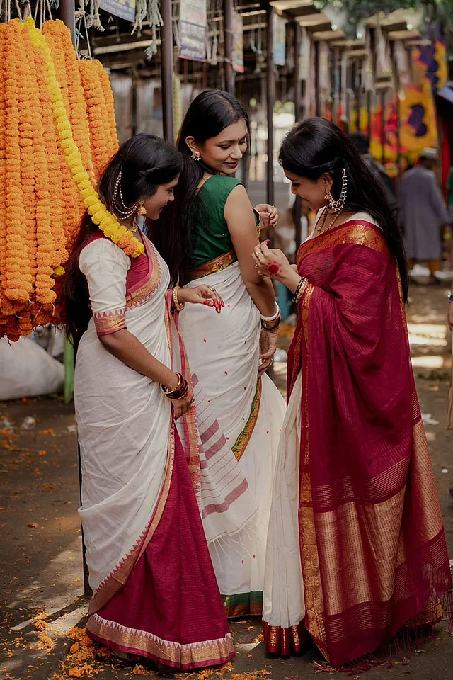 সুতিতে স্বস্ত