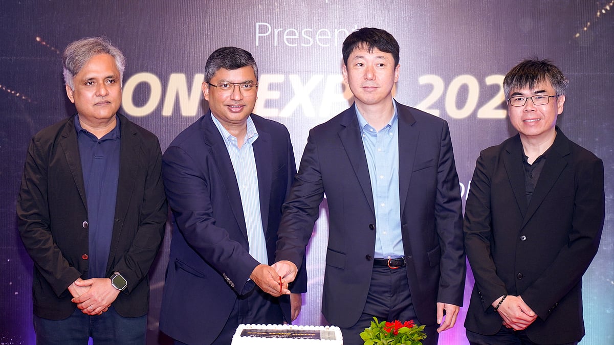 ছবি: সনি-স্মার্টের সৌজন্যে