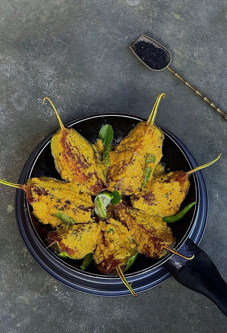 শারদীয় ভোজের নিরামিষবিশেষ: তিলবেগুন